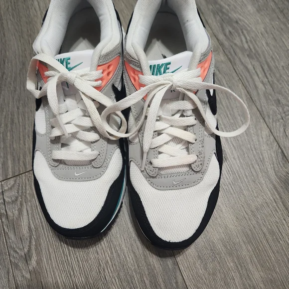 WOMENS NIKE AIR MAX CORRELATE [SIZE 7] WHITE/BLACK/GREEN [511417-136] - Picture 2 of 7